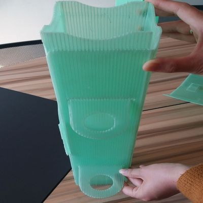 Thân cây nhựa Corflute 2 mm Bọc bảo vệ cây nhựa xanh