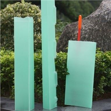 Tấm che thân cây bằng nhựa hình tam giác không thấm nước Corflute Tree Guard