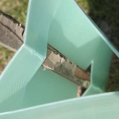 Tấm nhựa bảo vệ cây hình tam giác Tấm bảo vệ cây Corflute 2mm