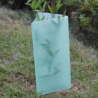 PP Tree Guard nhẹ, bền, chống nước và dễ cài đặt. Nó bảo vệ cây non khỏi gió, động vật và thiệt hại, với kích thước, màu sắc, độ dày và thiết kế tùy chỉnh.